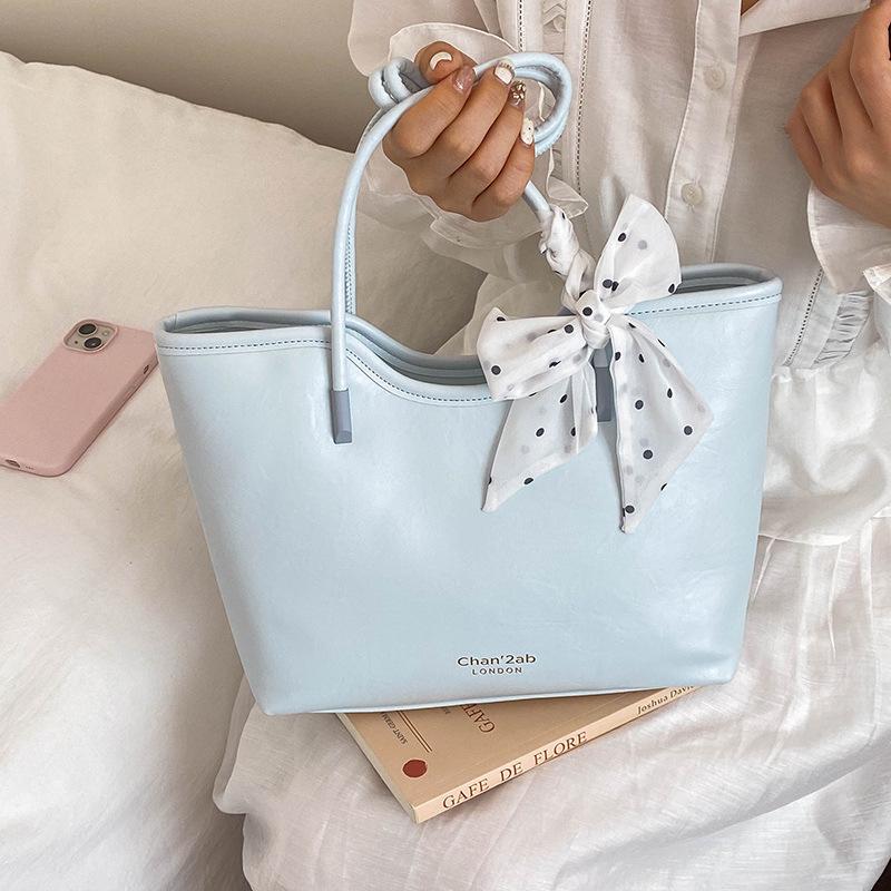 Summer New Bag Women'S Fashion Solid Color Popular Foreign Style Soft Leather Tote Bag Large Capacity Commuter Shoulder Bag