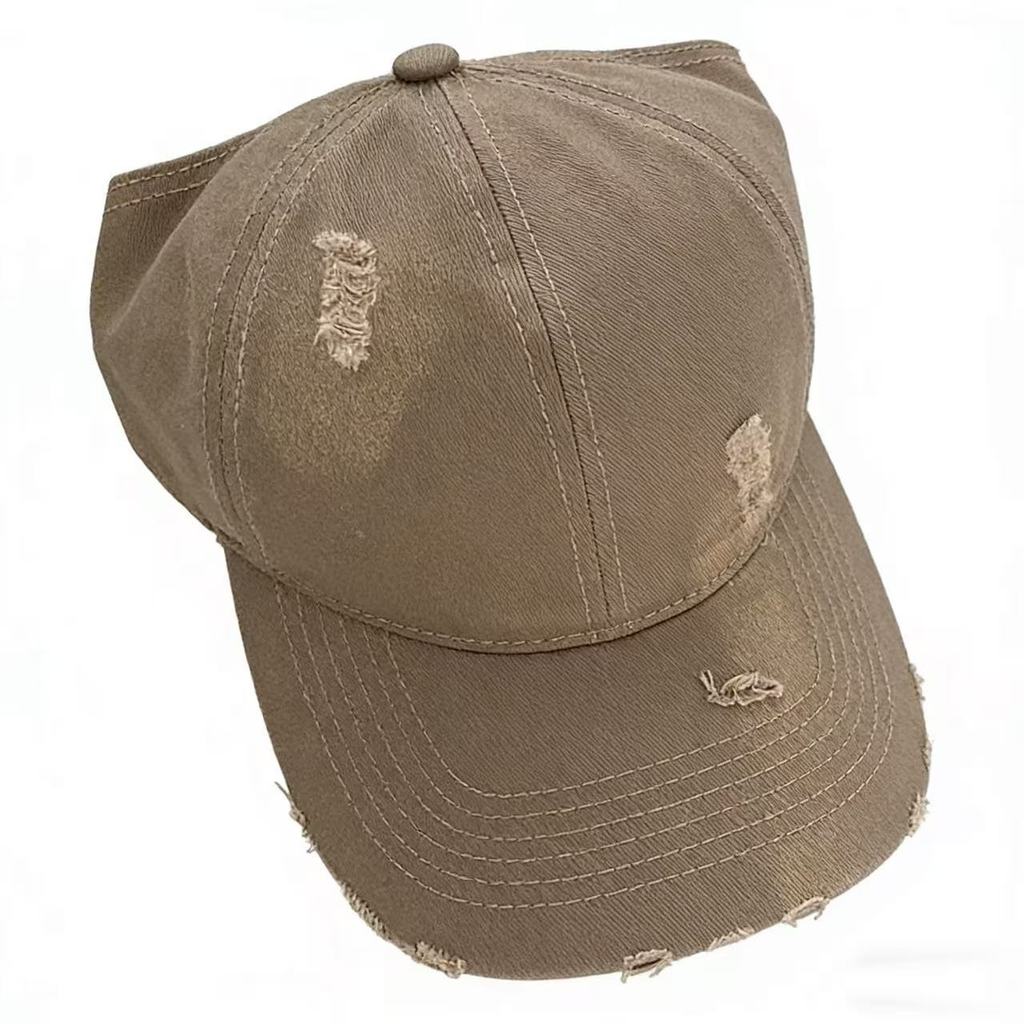 Classic Cotton Baseball Cap With Adjustable Fit For Sun Protection And Wind Resistance