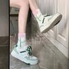 Женская спортивная обувь на мягкой подошве, легкая, маленькие белые туфли, новинка 2025 года, универсальные спортивные и повседневные кеды на платформе, школьная форма, тренд
