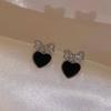 Женские серьги Асимметричные милые черные серьги-подвески в форме сердца с бантом