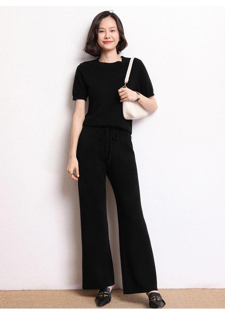 Women's Cashmere Knitwear: 2023 Autumn/Winter Loose Fit, Round Neck, Half Sleeve, Solid Color Base Layer.