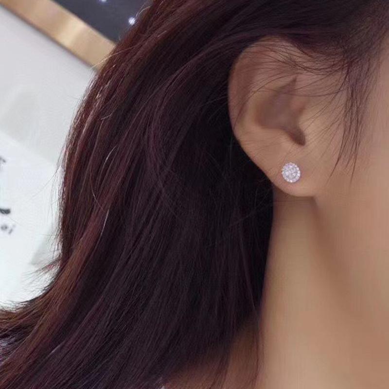 Huitan Chic Oval-shaped Stud Earrings for Women Shiny Crystal Cubic Zirconia Stone Fashion Versatile Girls Ear Piercing Jewelry