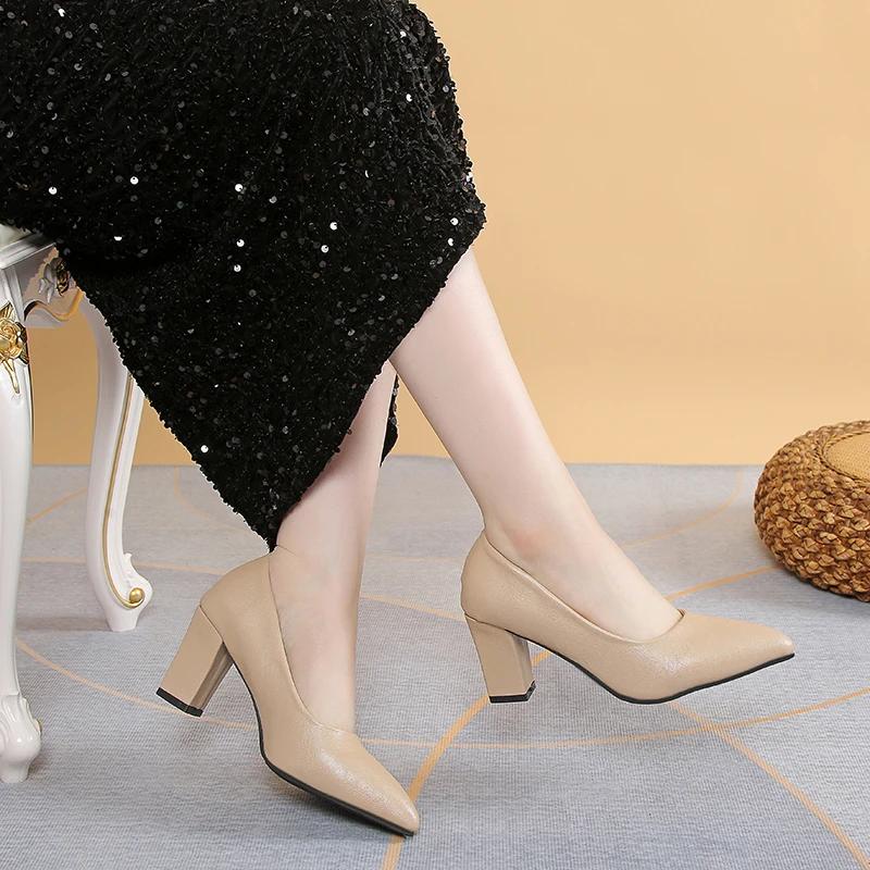 2024 Лидер продаж, женская модная легкая обувь на танкетке, удобная весенне-осенняя женская повседневная обувь из кожи на высоком каблуке