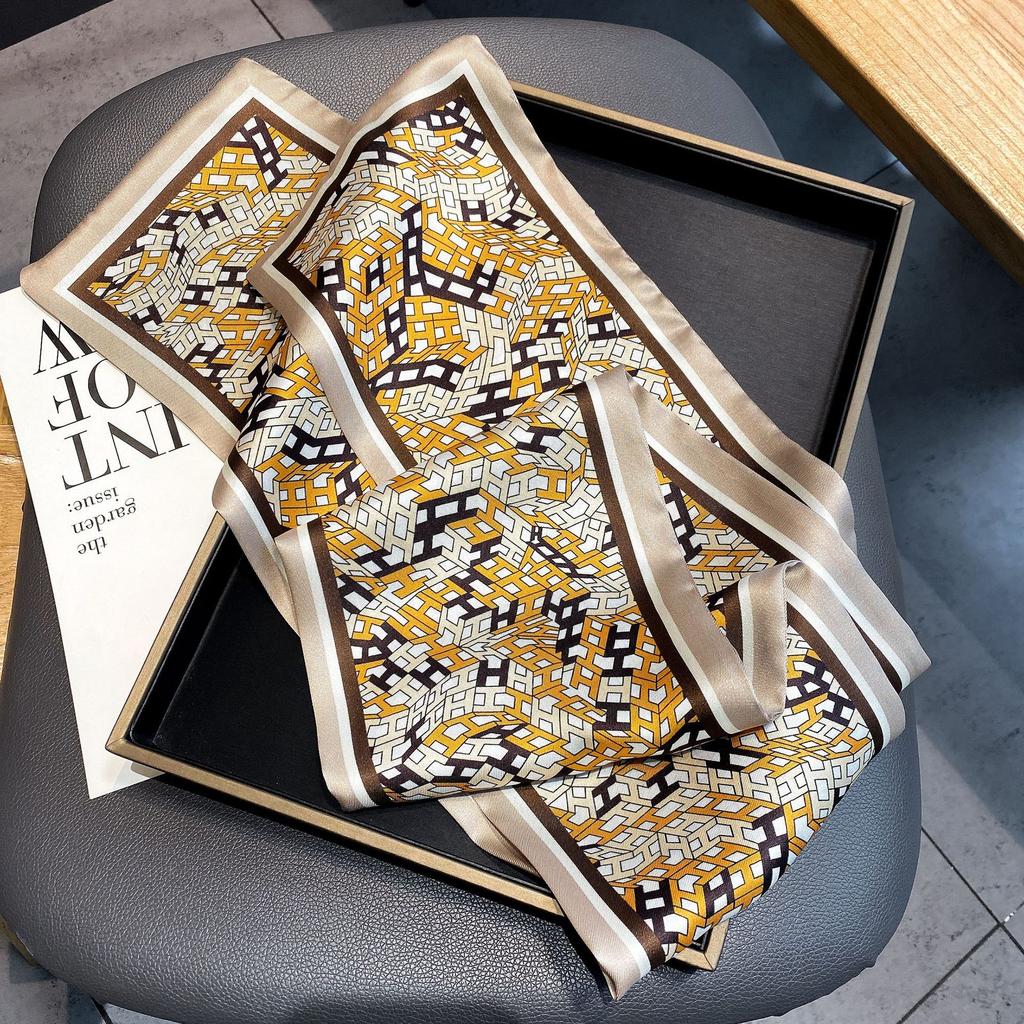 Korean Style Contrasting Color Fashion Scarf for Women In Autumn and Winter New Twill Flat Corner Scarf Warm Scarf