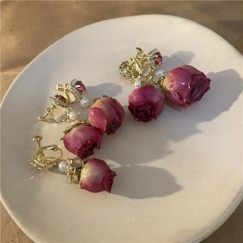 Винтажные серьги с натуральными настоящими цветами, серьги с бессмертными цветами, нишевый дизайн, серьги-подвески с пресноводным жемчугом для женщин, ювелирные изделия