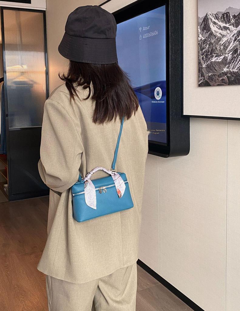 2023 Новая женская сумка-коробка из коровьей кожи: Стильная ручная косметичка через плечо