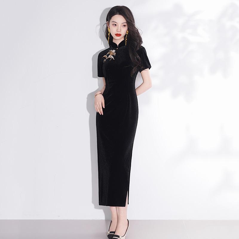Embroidery black national style new Chinese long cheongsam improved young women's high sense retro slim short sleeves summer