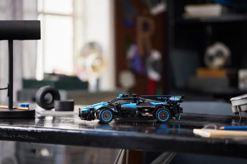 LEGO Technic Bugatti Bolide Agile Blue 42162 Возраст 9 лет и старше