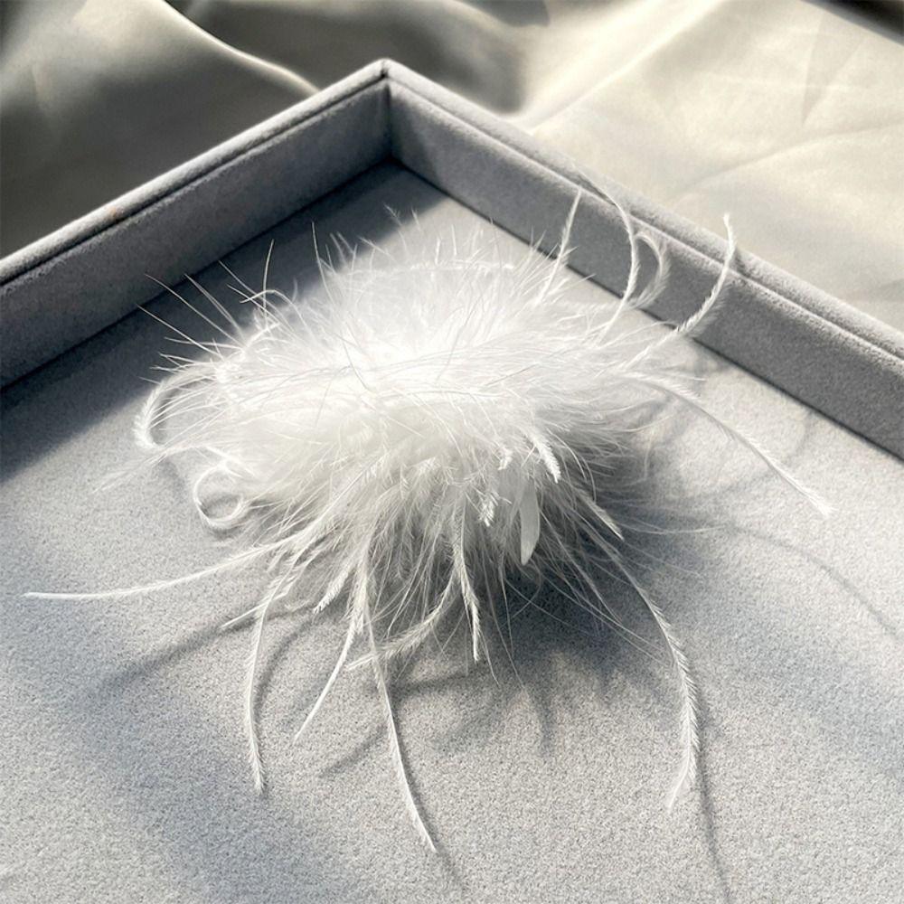 Lightweight Ostrich Feather Brooch Anti-slip Sweater Coat Pin 2024 Dress Suit Corsage  for Women