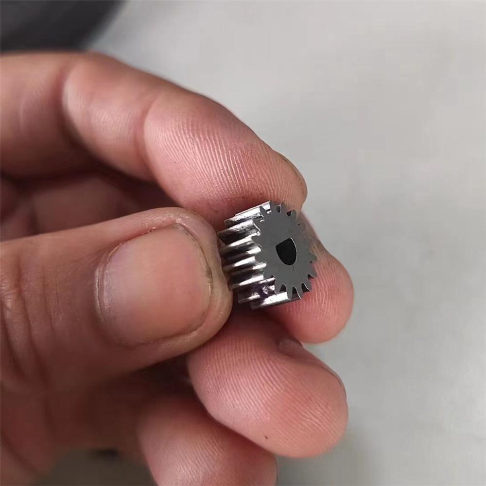 Solar Powered Car 10-25 Teeth Gear Robot Joint Micro Robotic Arm M0.5 D-Hole Copper Spur Motor Gear for Educational Technology