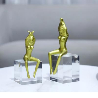 Абстрактная металлическая фигурка Скульптура Художественные обнаженные женские фигурки Стеклянная основа Снимающаяся женщина Металл Домашний декор Аксессуары