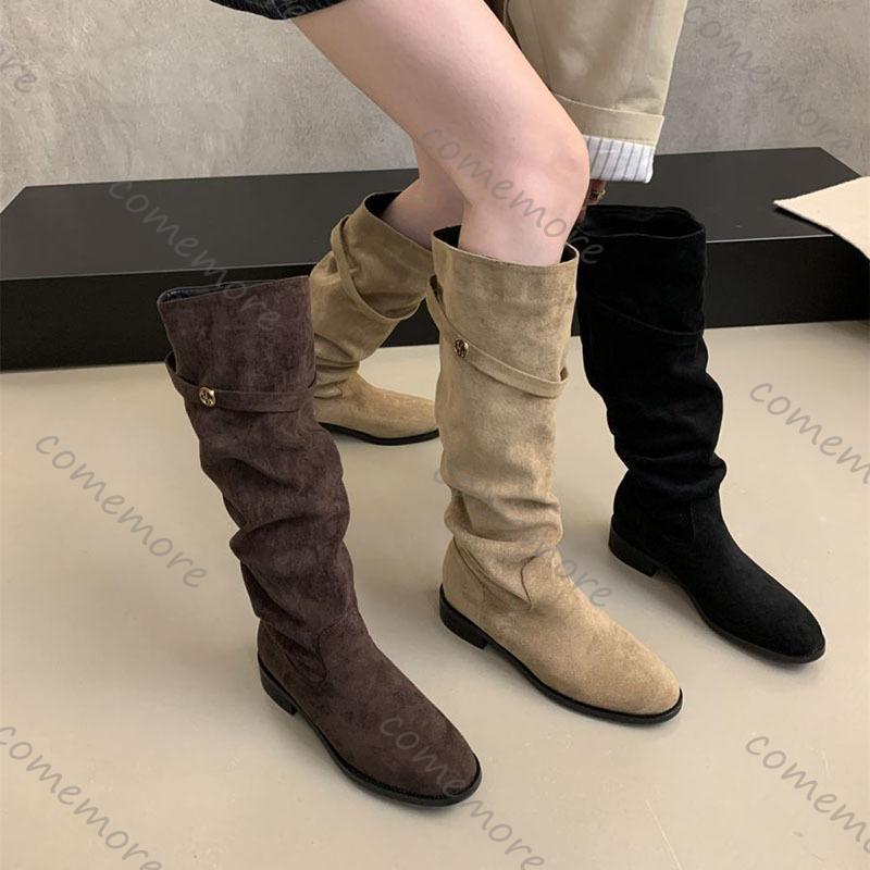 Comemore Замшевые ботфорты женские 2025 Новые осенние ретро плиссированные туфли на толстом каблуке для женщин Однотонные длинные ботфорты женские