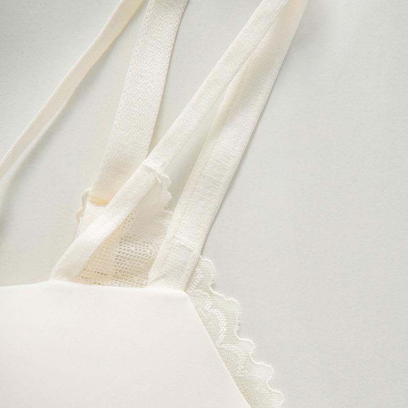 Не оставляющая следов, удобная пряжка спереди, красивая спинка, простые сборки, глянцевое кольцо из нержавеющей стали, дышащий бюстгальтер