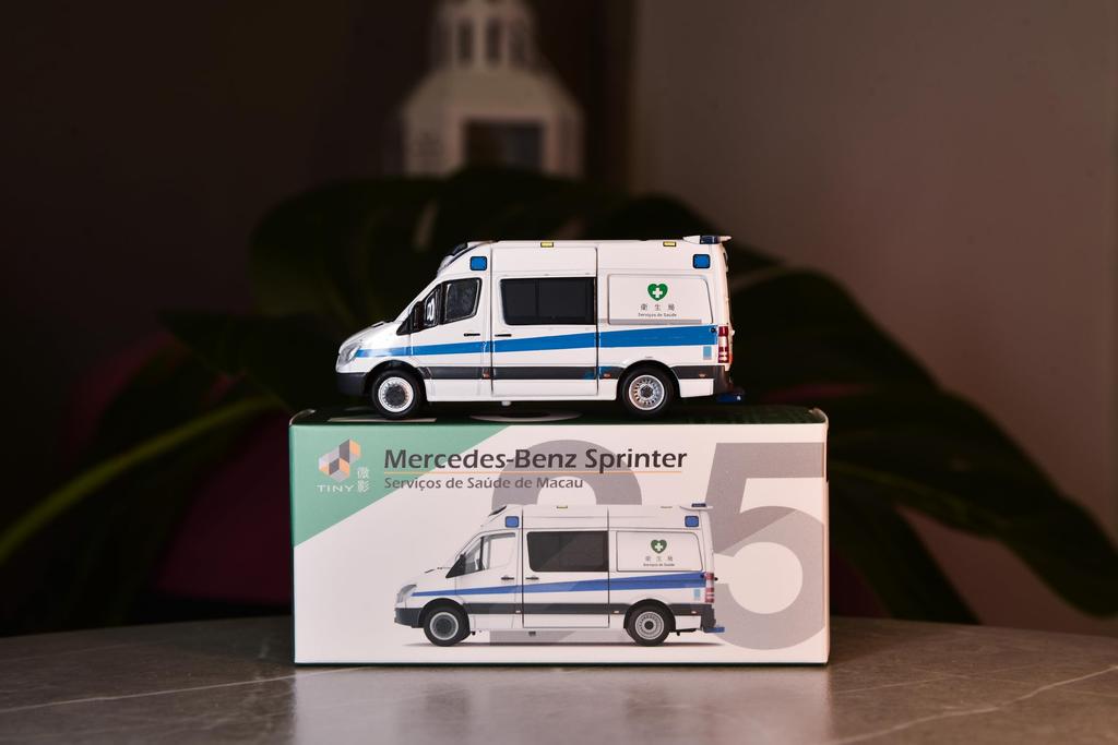 Tiny City Scale MC25 Sprinter Macau Ambulance Vehicle Diecast Model Car 1/76 Mercedes-Benz