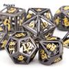 7 шт., черные, золотые, металлические кубики с башней, набор полых металлических многогранных кубиков, подходящий для ролевой игры, настольной игры, карточной игры