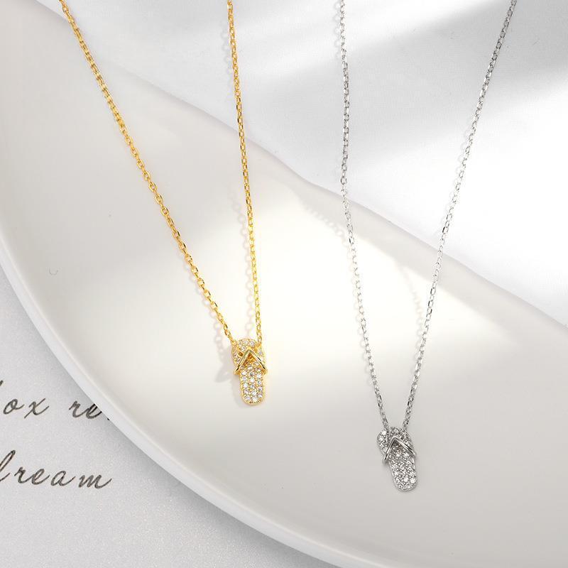 Korean Version Full of Zircon Inlaid Pig Necklace, Female Zodiac Year Three-dimensional Pig Pendant, Collarbone Chain