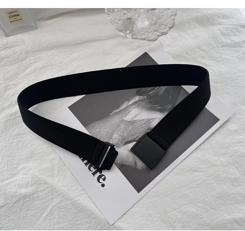 Универсальный Эластичный Пояс для Женщин со Стильной Пластиковой Пряжкой в Элегантном Черном Цвете