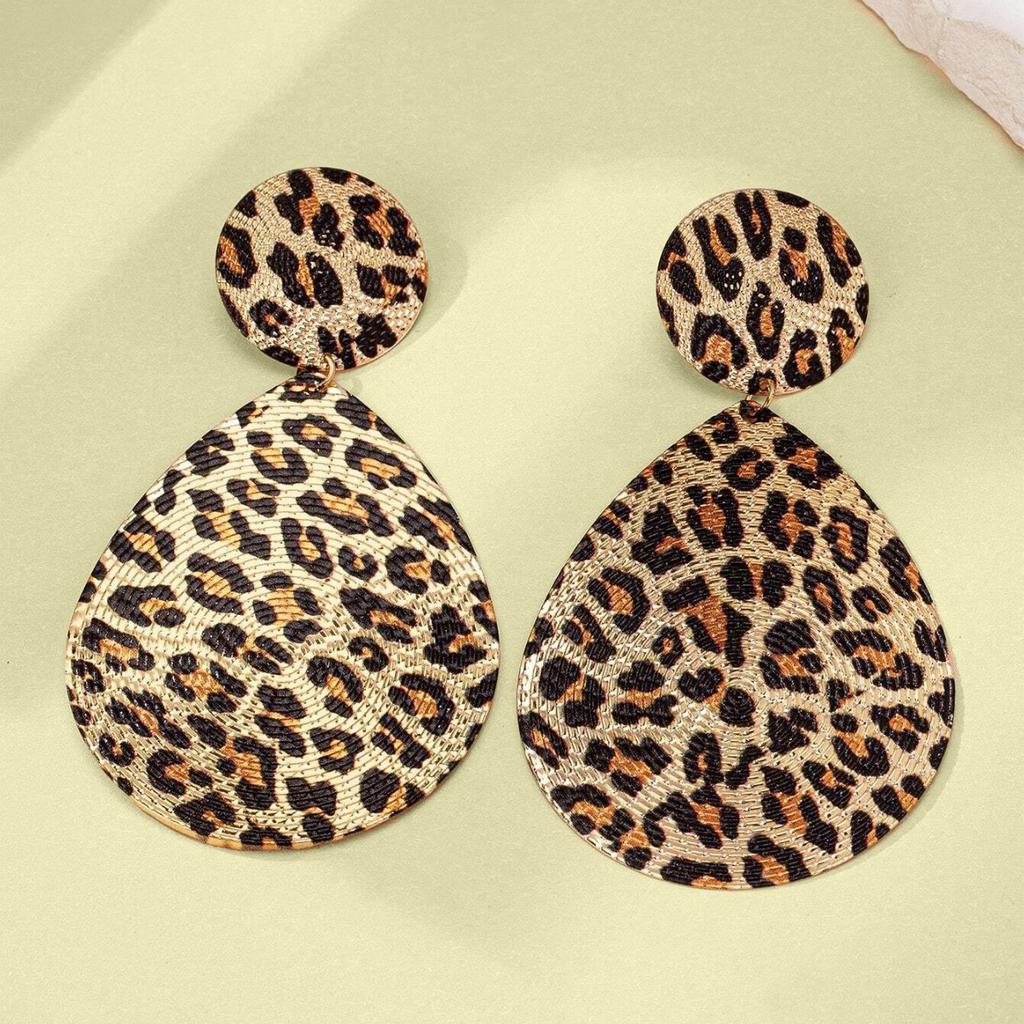 Модные круглые серьги с леопардовым принтом