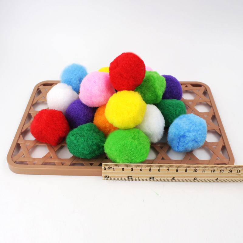 Товары для арт-зоны: Цветные пушистые помпоны для проектов от младших до старших классов