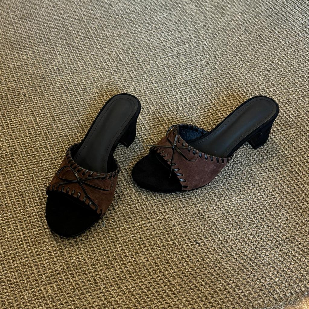 Французский ретро нишевый плетеный бант с крутыми шлепанцами для женской летней носки, сандалии на круглом носке, толстом каблуке, среднем каблуке