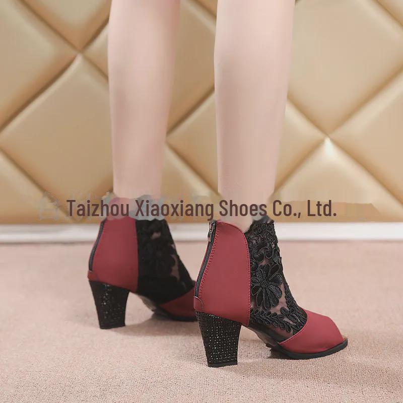 Женские сандалии Fish Mouth Mesh 2021 года, лето: Дышащее кружево, толстый каблук, молния, алый дизайн, доступны большие размеры