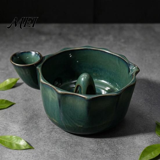 Fruit Vinegar Dipping Bowl Ceramic Berry Washing Bowl, with Side Pouring Spout And Drain Gift for Kitchen Enthusiasts Holes Design, Self Spinning