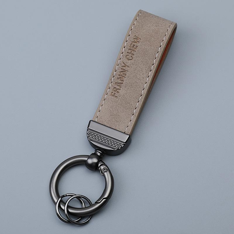 Брелок из натуральной кожи с металлическим кольцом - унисекс-логотип в подарок