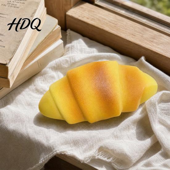 Детский мячик-антистресс Croissant Squeeze Toy, Имитация хлеба, Сенсорная игрушка-фиджет из ТПР, Игрушка для расслабления работника дома и в офисе, Настольная игрушка