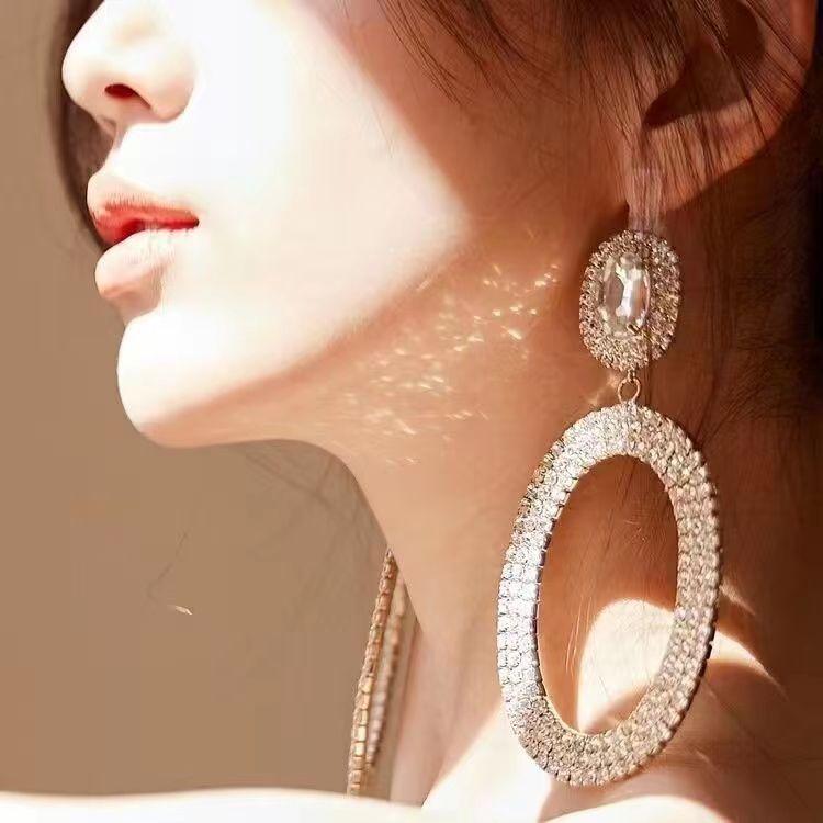 Europeanand American Fashion Rhinestone Multi-layer Circle Alloy Stud Earrings, Simple and Elegant with a High-end Dangling Feel