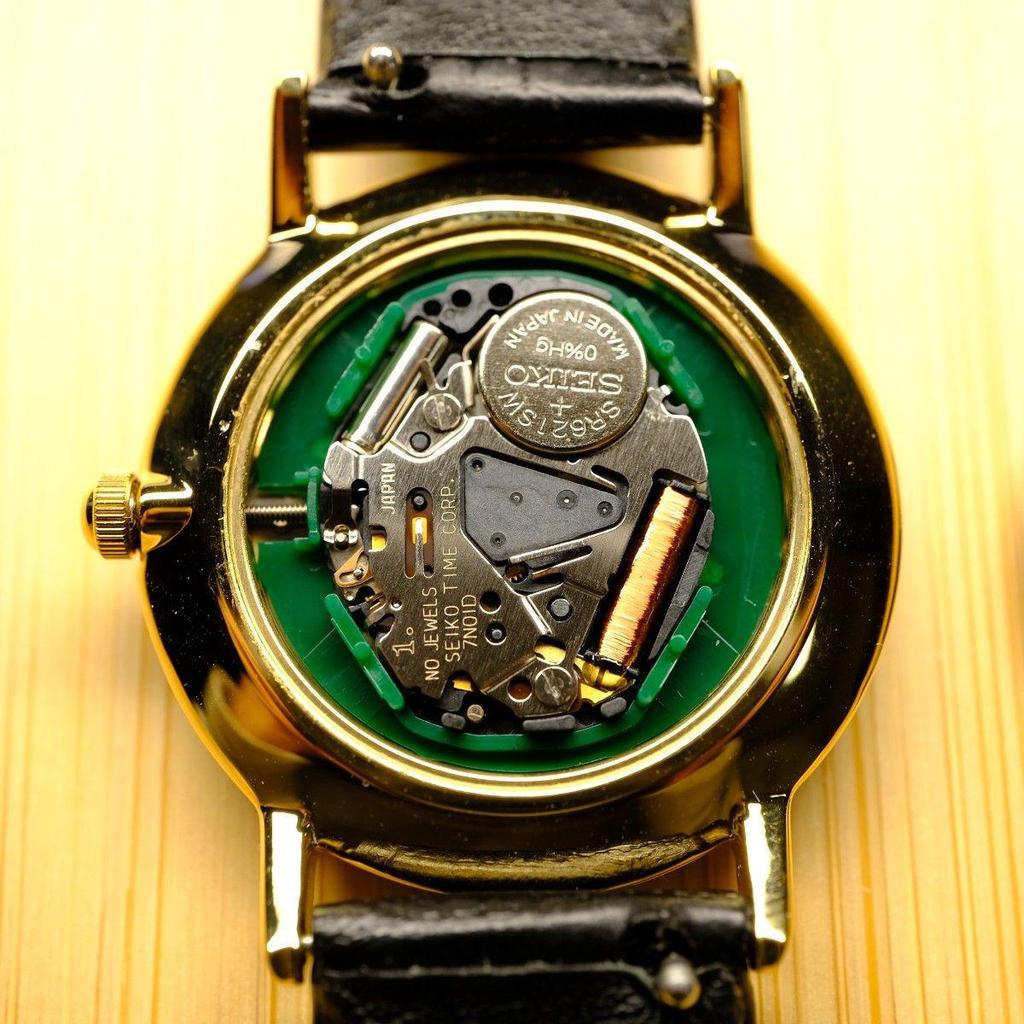 Б/у [В рабочем состоянии] SEIKO коричневый кожаный кварцевый наручный часы золотой корпус OMEGA