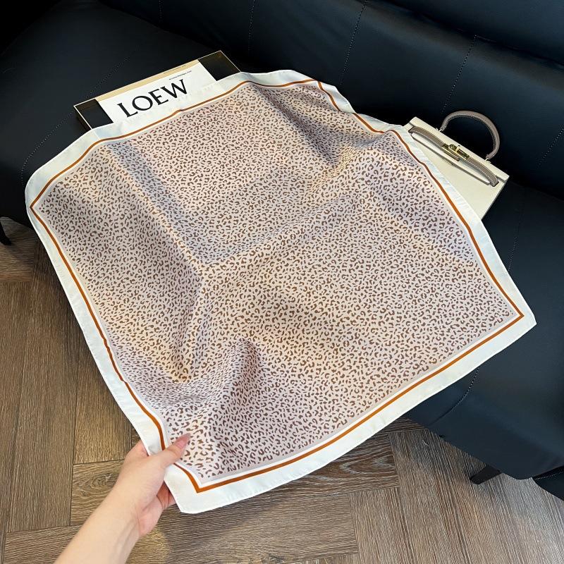 Spring and summer square scarf Korean version of women's scarf decorative binding wrist exquisite foreign style neck protection windproof headscarf