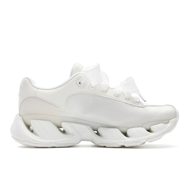Fila VETTA Массивные кроссовки женские Кремовый F12W622144FCM