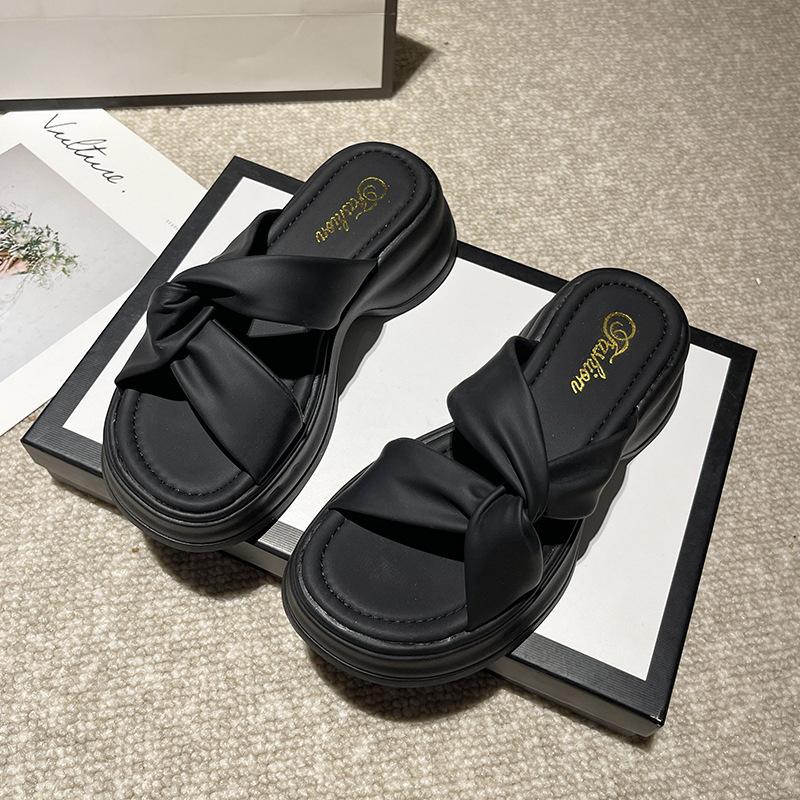 Нишевый дизайн, толстые тапочки, классные женские тапочки, лето 2025, новые кексы, одно слово, повседневные, универсальные, пляжные тапочки