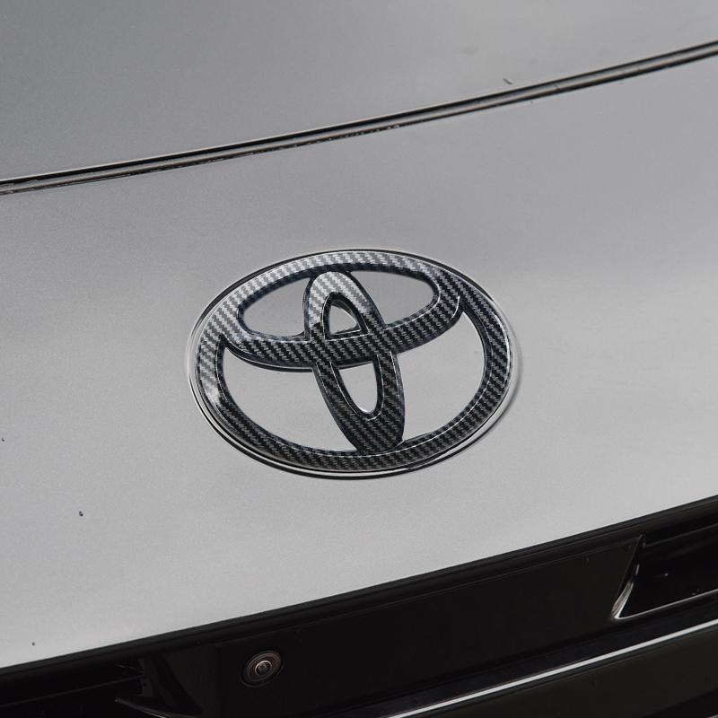 3D логотип автомобиля для серии автомобилей Toyota Corolla Camry RAV4 Передняя решетка радиатора Капот Значок на капот Задний бампер Багажник Значок