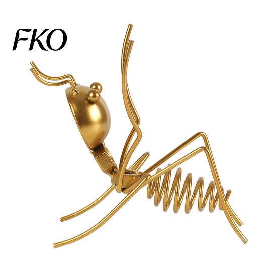 Eye-catching Wine Display Metal Ant Rack, Freestanding Bottle Holder, Stable Retro Golden Rack Art Ornament Red Stand, for Home Kitchen Bar