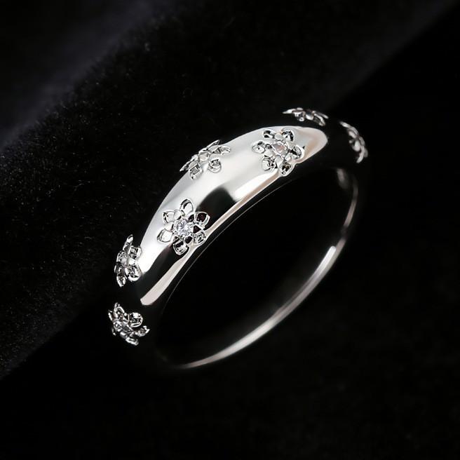 European and American Fashion Light Luxury Zircon Flower Ring Simple High-end Ring Women's Jewelry