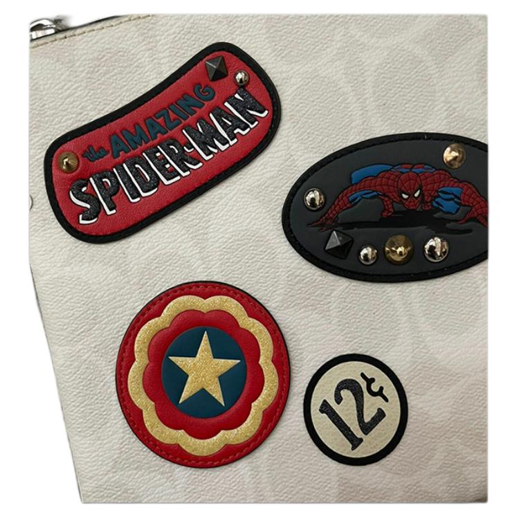 Coach X Marvel Галерея Сотрудничества 24 Узор с Значками Кожаный Холщовый Клатч Средний Женский клатч Белый 3576-SVCAH