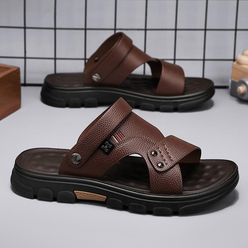 Slippers Men's Summer Wear Non-slip and Wear-resistant Men's Beach Shoes Outdoor Casual Driving Middle-aged Dad Sandals