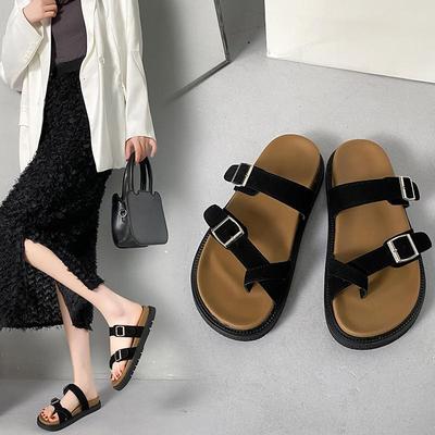 2025 лето новый однословная пряжка плоская подошва нескользящие универсальные римские сандалии женские широкие полные ноги пляжные крутые шлепанцы женские