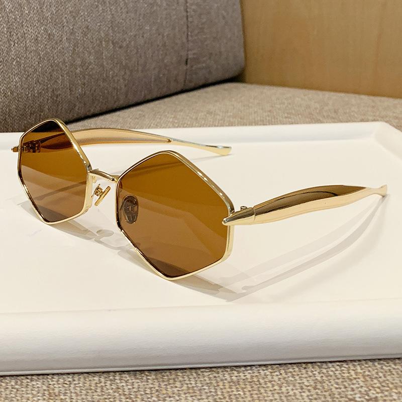 New y2k Vintage Rhombus Sunglasses Women For Men Luxury Brand Designer Sun Glasses Punk Popular Outdoor Travel Sexy Shades UV400