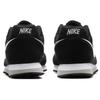 Nike MD Runner 2 для начальной школы 'Черный Белый' (унисекс) Детские беговые кроссовки Черный / Серый Волк / Белый 807316 001