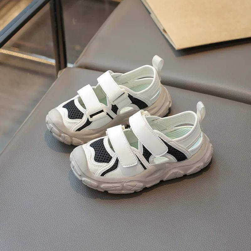 Новые детские сандалии для мальчиков 2024 года, летние детские повседневные спортивные сандалии, модные ажурные лоскутные туфли для девочек, школьные, для бега, пляжная обувь