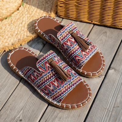 Мода 2025 Богемные шлепанцы на плоской подошве Женские летние уличные Новые сандалии с кисточками Пляжные сандалии Большой размер Трансграничные шлепанцы для взрослых