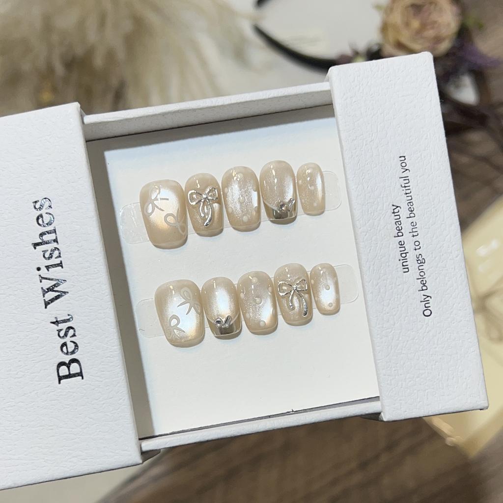 Cat Eye Scent Style Wearing Armor Short Style High-end Ambient Light Bulb Cat Eye Nail Art Hand-painted Bow Magic Mirror French