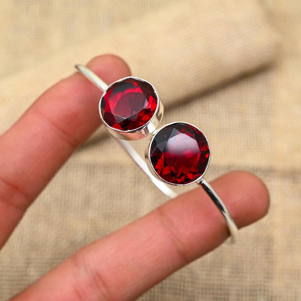 Ювелирный браслет ручной работы из стерлингового серебра 925 пробы с красным гранатом, регулируемый для женщин