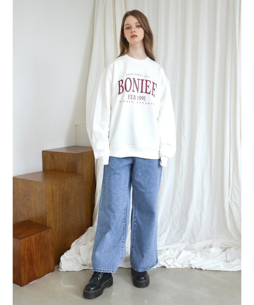 BONIEE Arch Big Typo Oversized Sweatshirt White