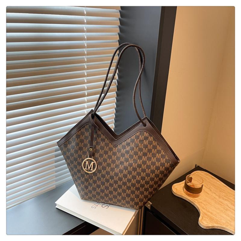Fashion Light Luxury Tote Bag New Style Letter Printed Shoulder Bag Large Capacity Versatile Storage Bag Simple Classic Handbags