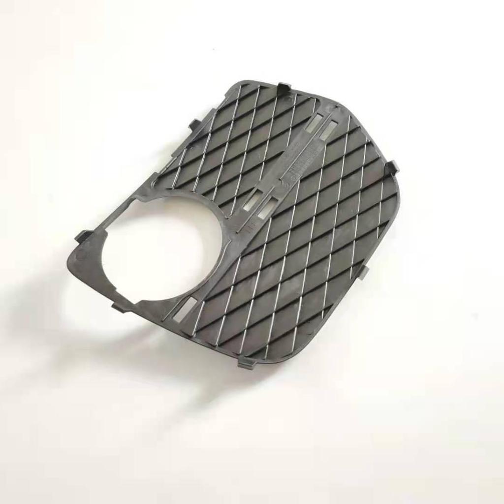 Решетка противотуманной фары для BMW X6 E71 (51117312605/51117312606)