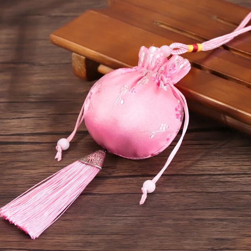 Changbaosen Ancient Style Plum Blossom Embroidered Sachet