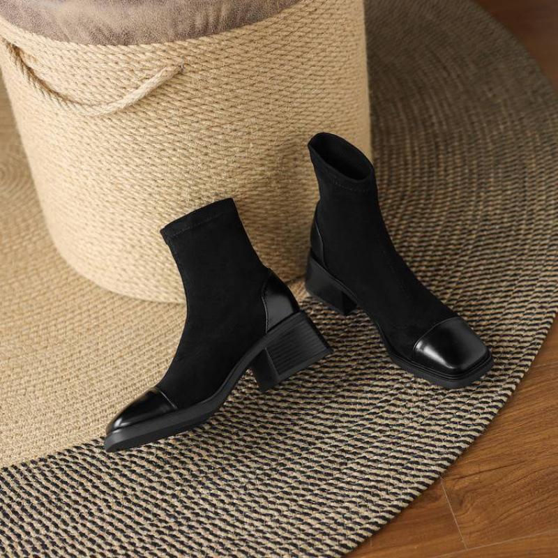 Корейская версия ботинок Мартин большого размера на резиновой подошве однотонные удобные с голенищем на среднем каблуке женские ботинки с квадратным носком новые осенне-зимние м